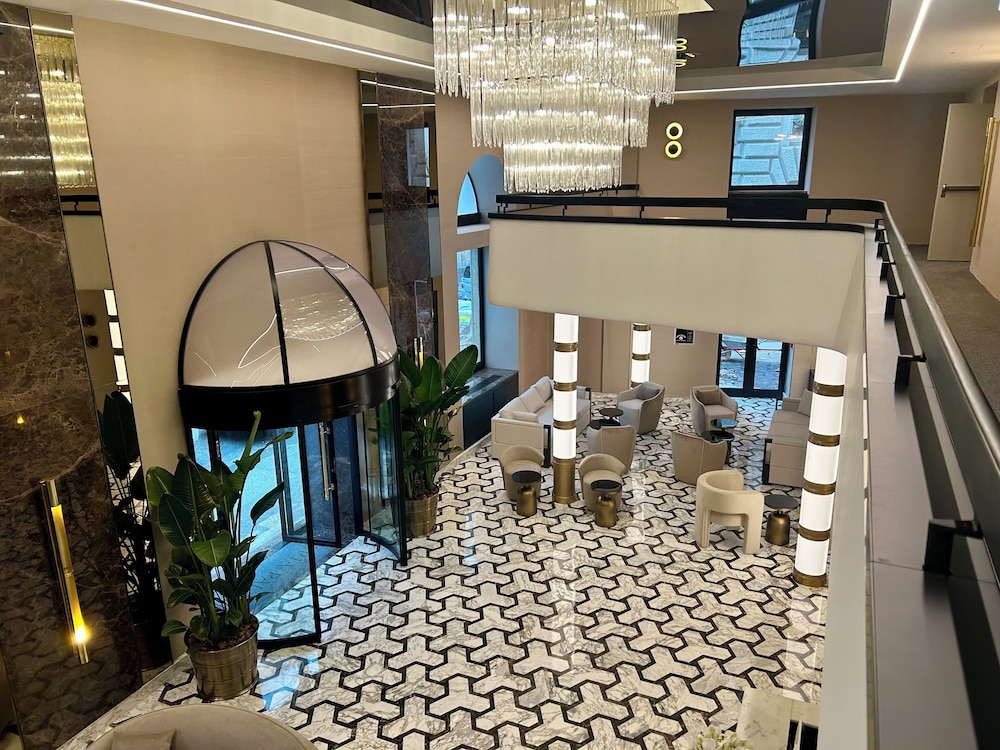 Aria Palace 28/30