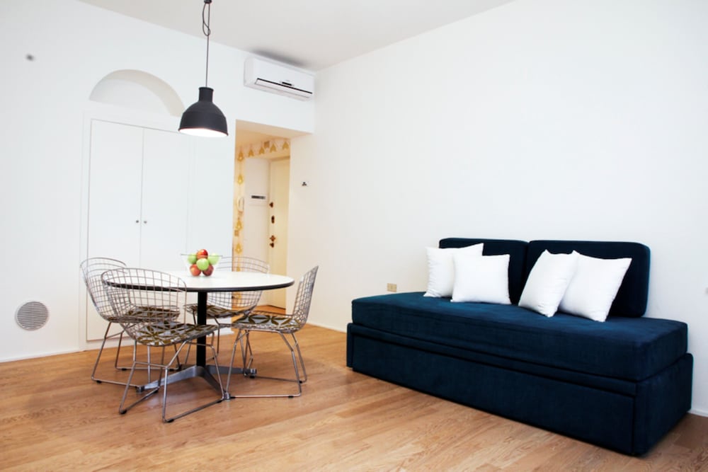 Brera Apartments In San Fermo 27/50