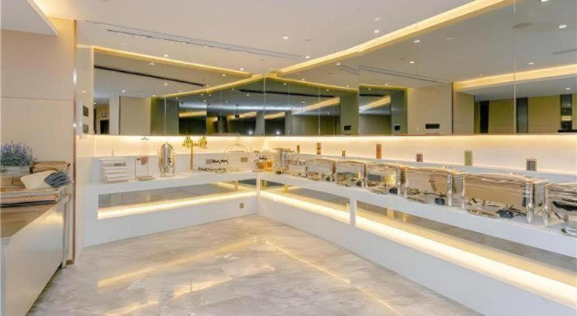 Lavande Hotel (Shenzhen Jingtian Metro Station) 17/46