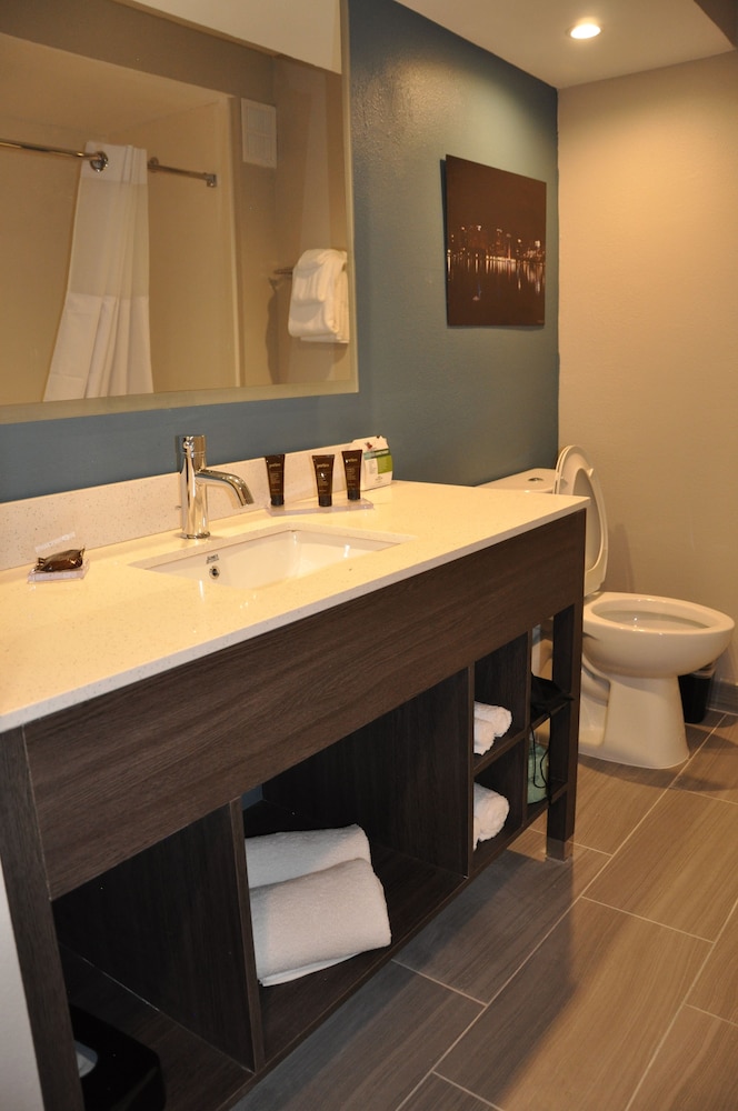 Nobile Hotel Parkway at Celebration Orlando 26/29