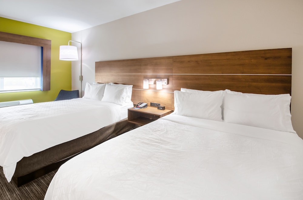Holiday Inn Express And Suites Olathe South 18/48
