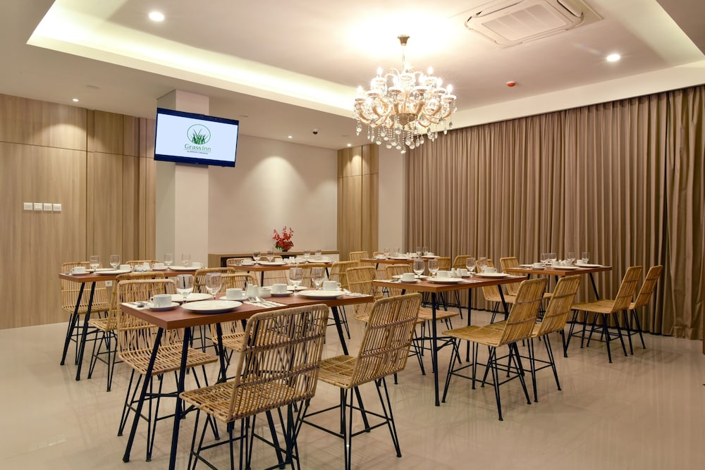 Grass Inn Hotel by Ergon Collections 16/19