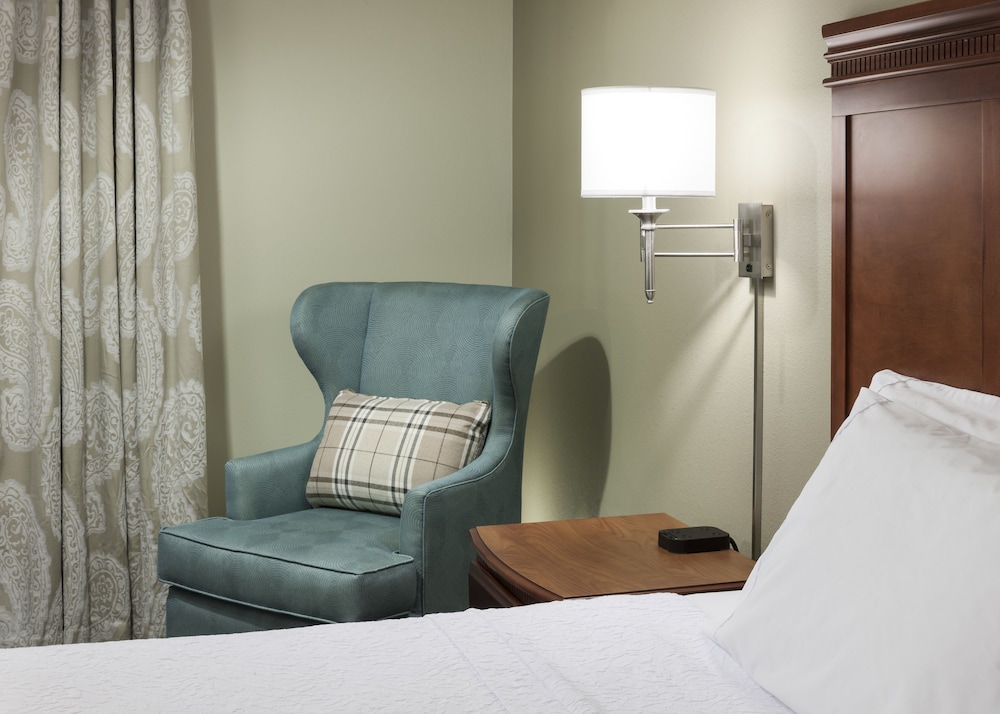 Hampton Inn Suites Davenport 28/41