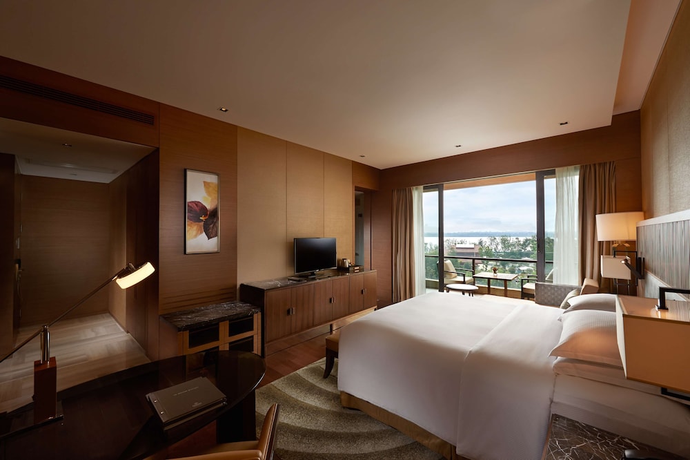 Hilton Wuhan Optics Valley 8/61