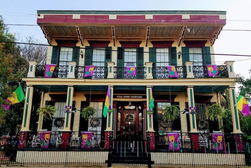 The Mansion on Royal 1/48