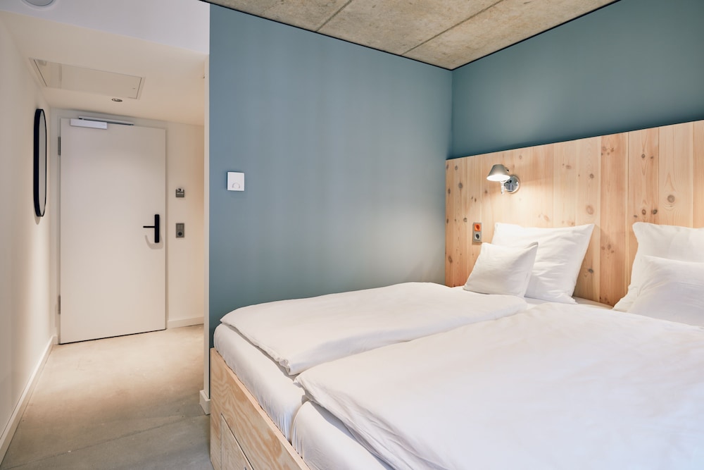 BASIC, DOUBLE BED