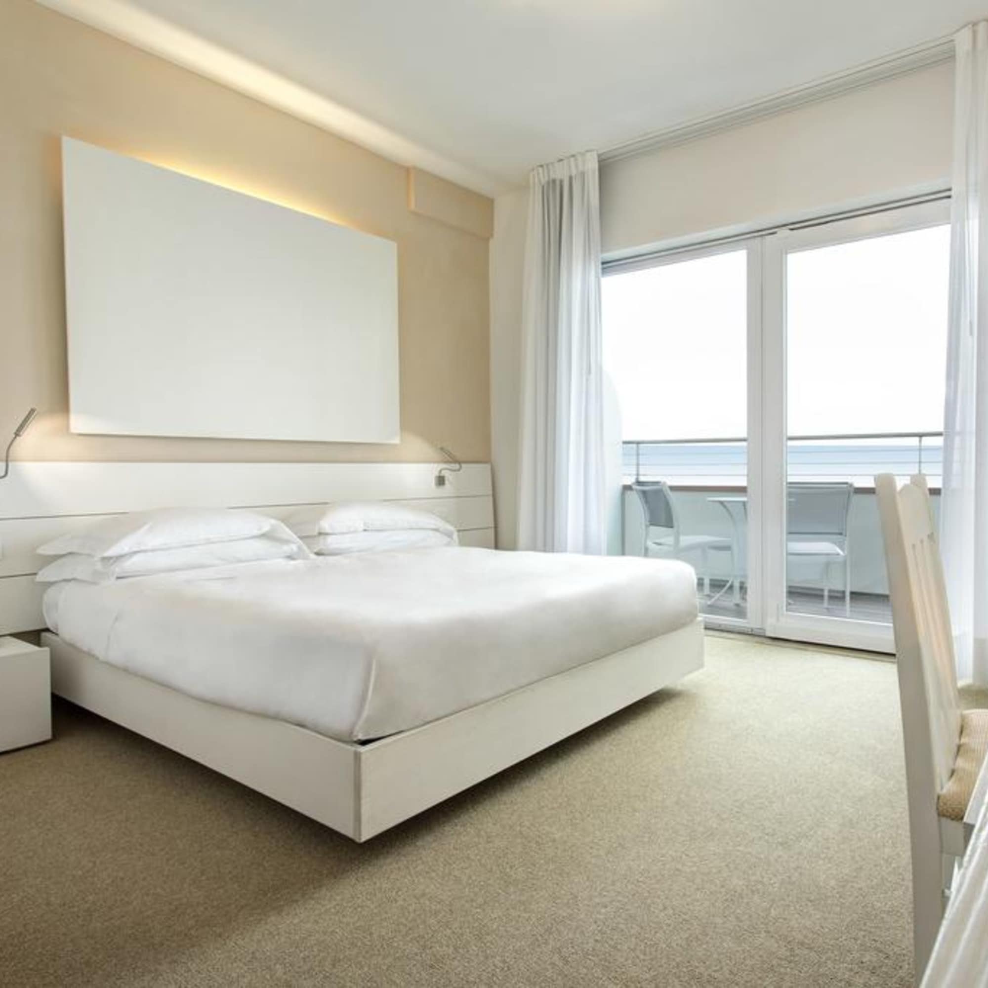ROOM, DOUBLE OR TWIN BED, SEA VIEW, HIGH FLOOR