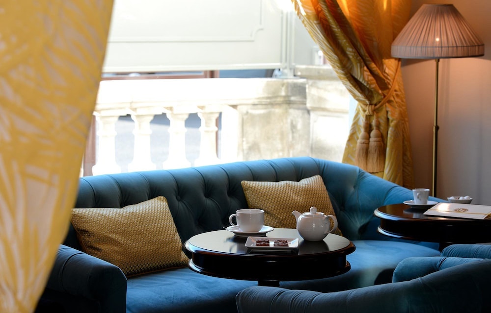 Grand Hotel Henri 35/43