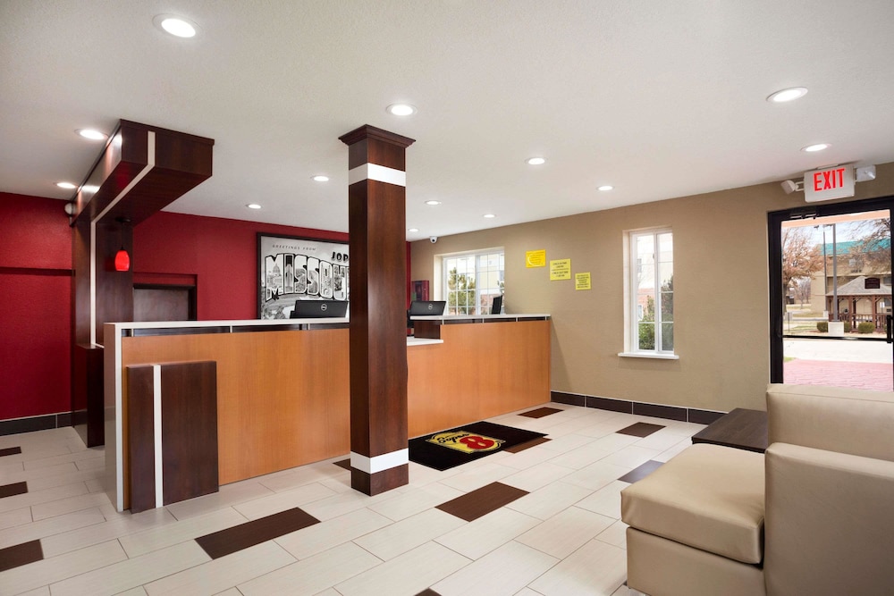 Super 8 by Wyndham Joplin 4/23