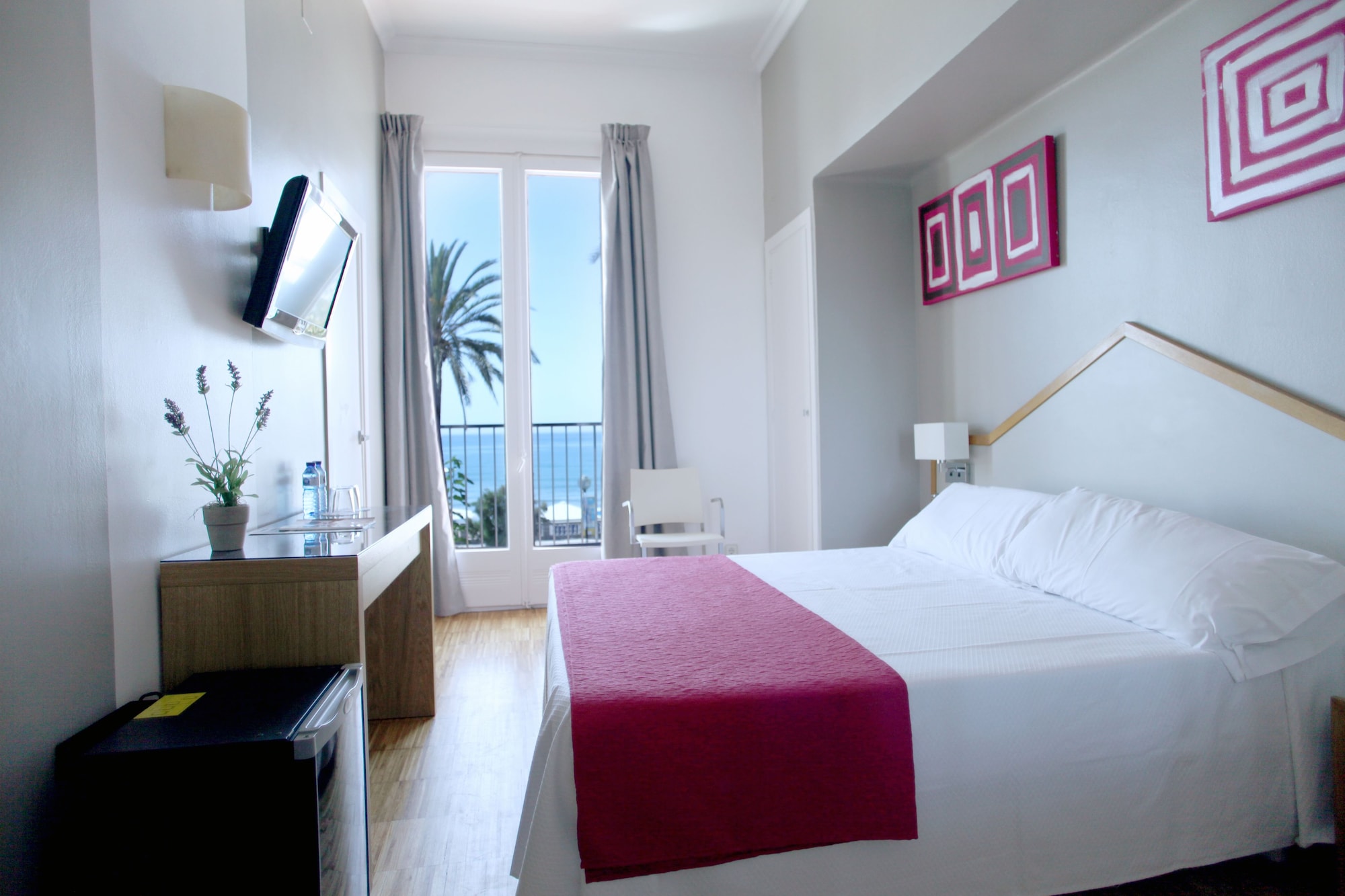 Room, Sea View