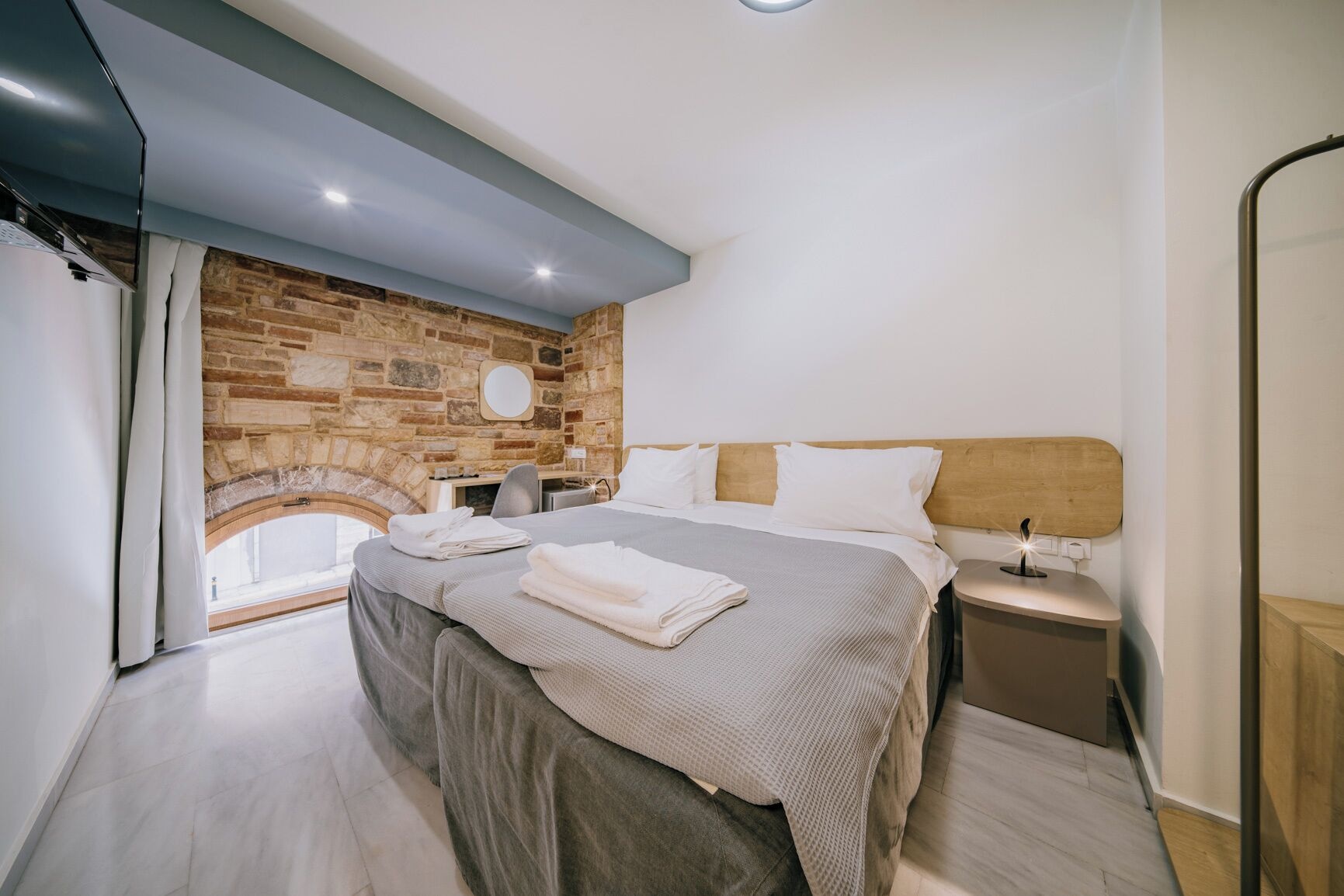 MEZZANINE, STANDARD, 3 BEDS, PRIVATE BATHROOM