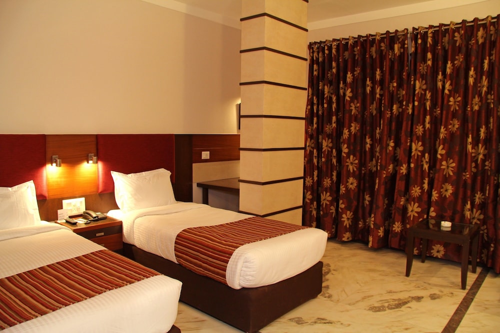 Amantra Comfort Hotel 20/50