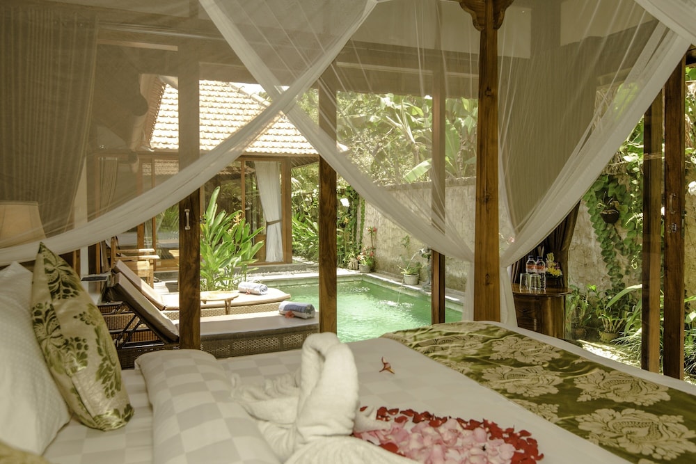 Naja Private Villa 8/17