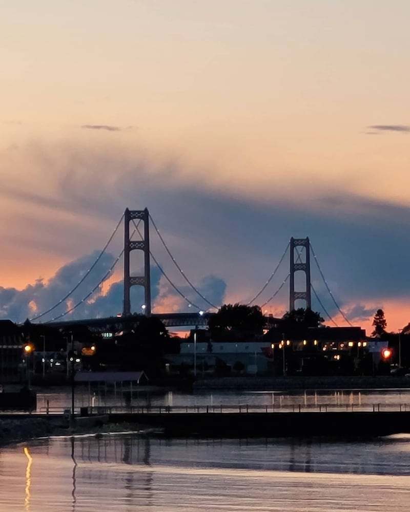 Mackinaw Beach & Bay Inn & Suites 26/51
