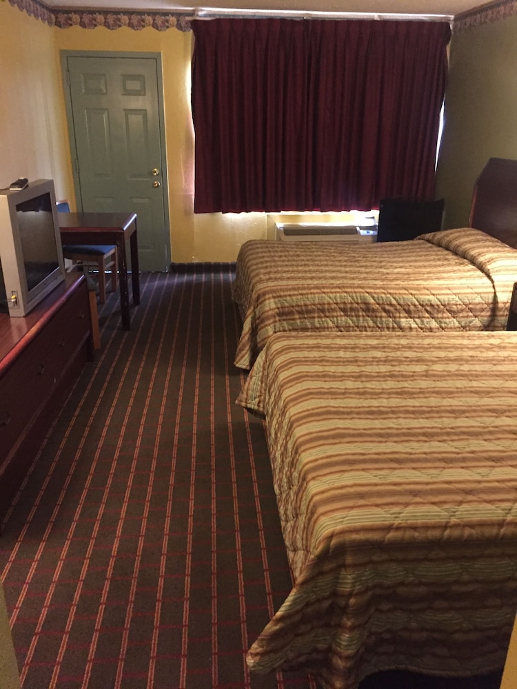 Camelot INN 17/22