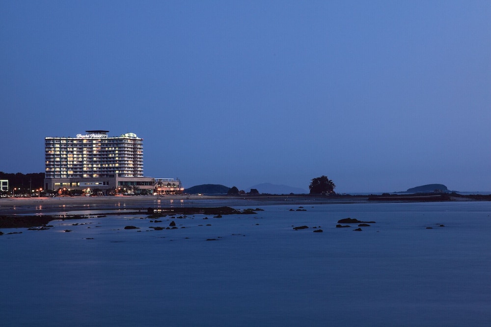 Beache Palace 32/34