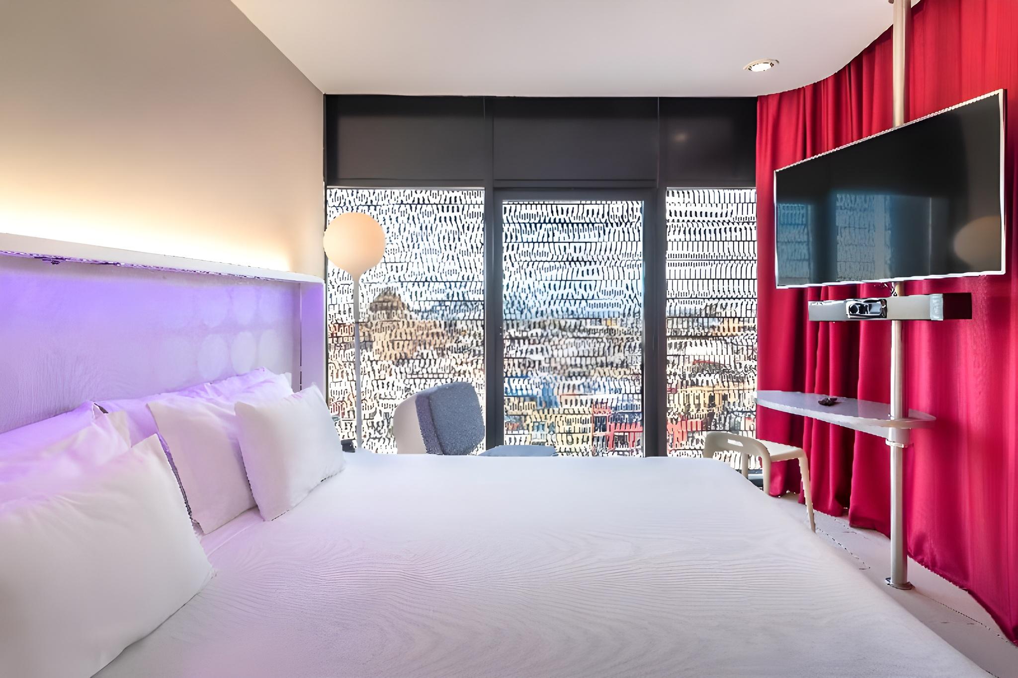Deluxe, Barcelona View