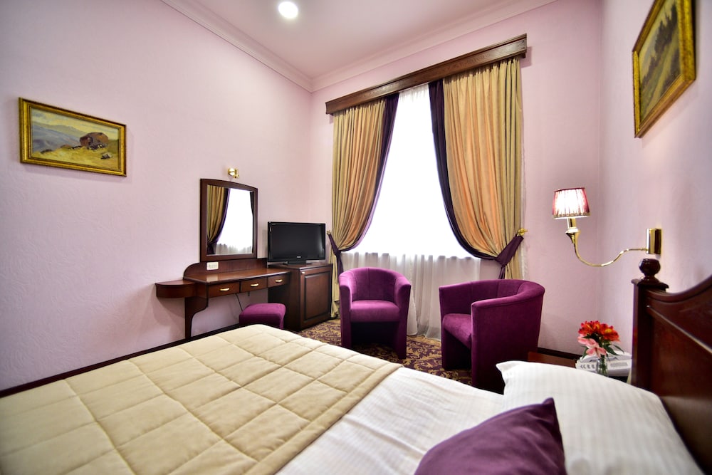 METROPOL HOTEL 18/65