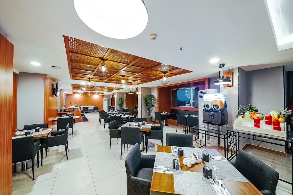 Aston Pluit Hotel and Residence 48/66