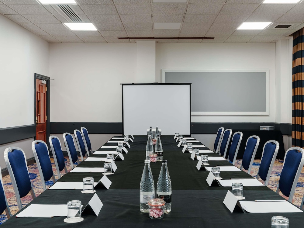 Mercure Daventry Court Hotel 66/79