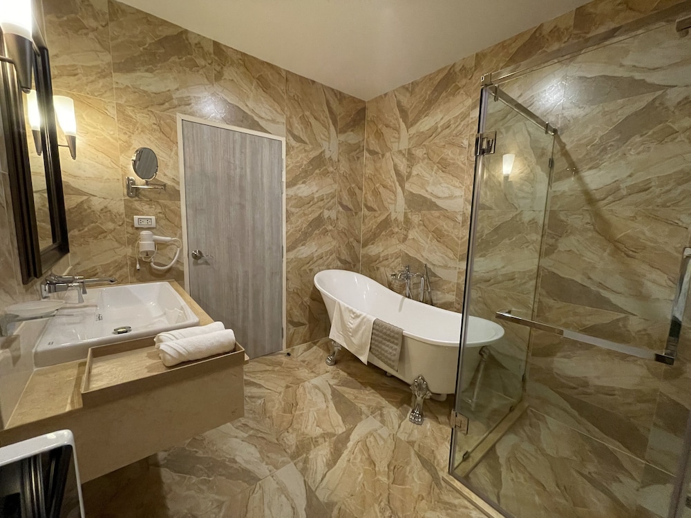 Le Cannes, a Recall Luxe Hotel 48/49