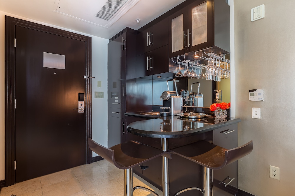 SBV Luxury Ocean Hotel Suites 24/42