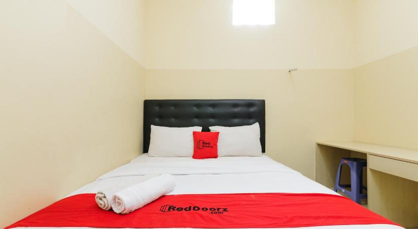 Reddoorz Plus Near Mall Ciputra Jakarta 20/51