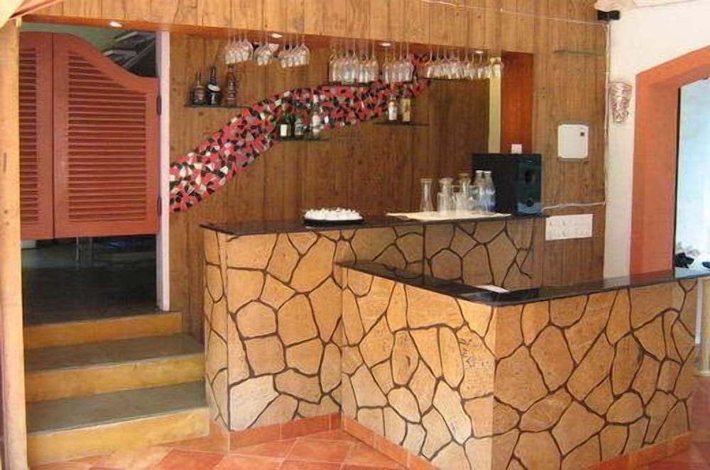 Renzo's Inn 9/50