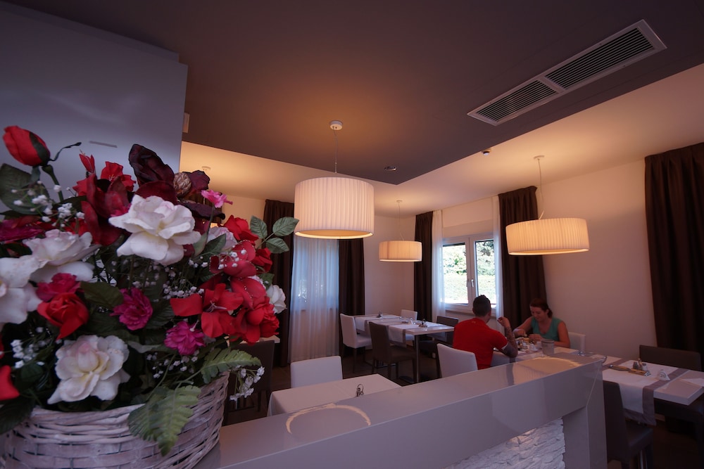 Hotel Casa Serena 48/53