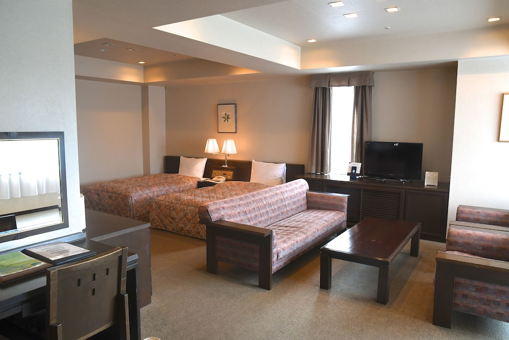Karuizawa Club Hotel Karuizawa 1130 11/50