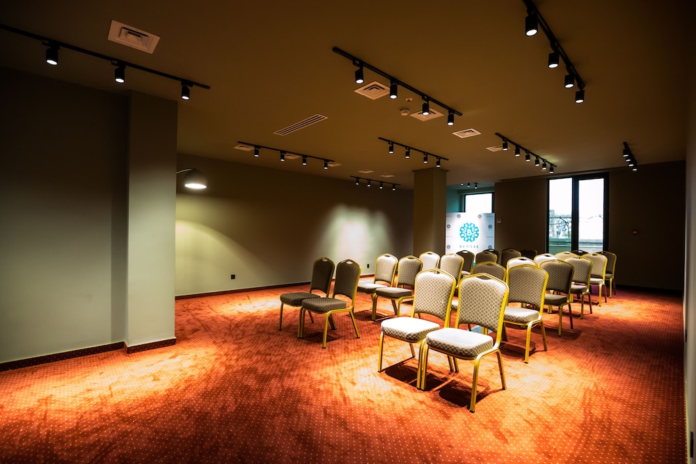 Brosse Garden Hotel 39/49