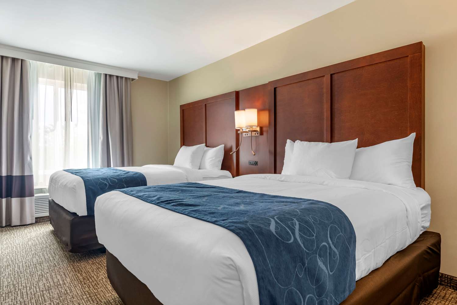 SUITE, 2 QUEEN BEDS