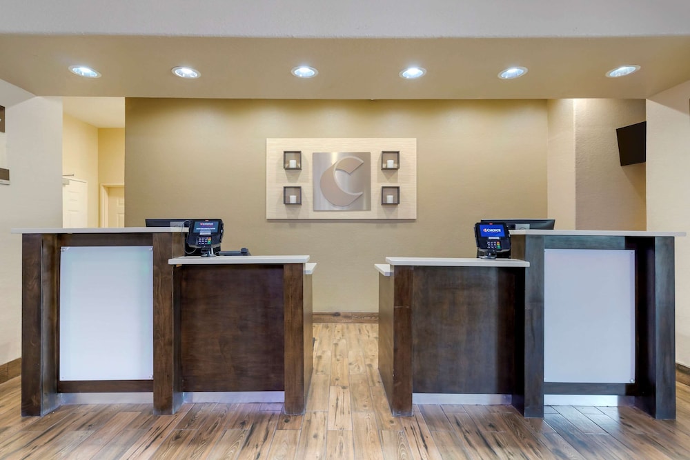 Comfort Inn & Suites Near Six Flags & Medical Center 5/36