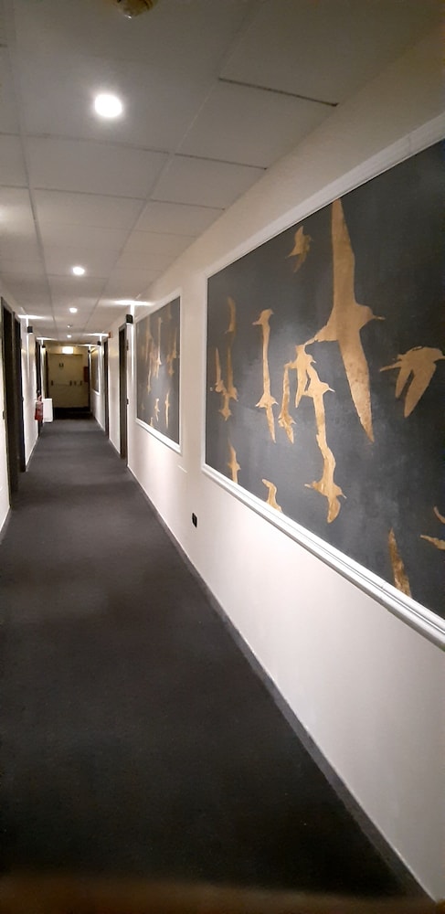 Continental Urban Art Hotel 3/40
