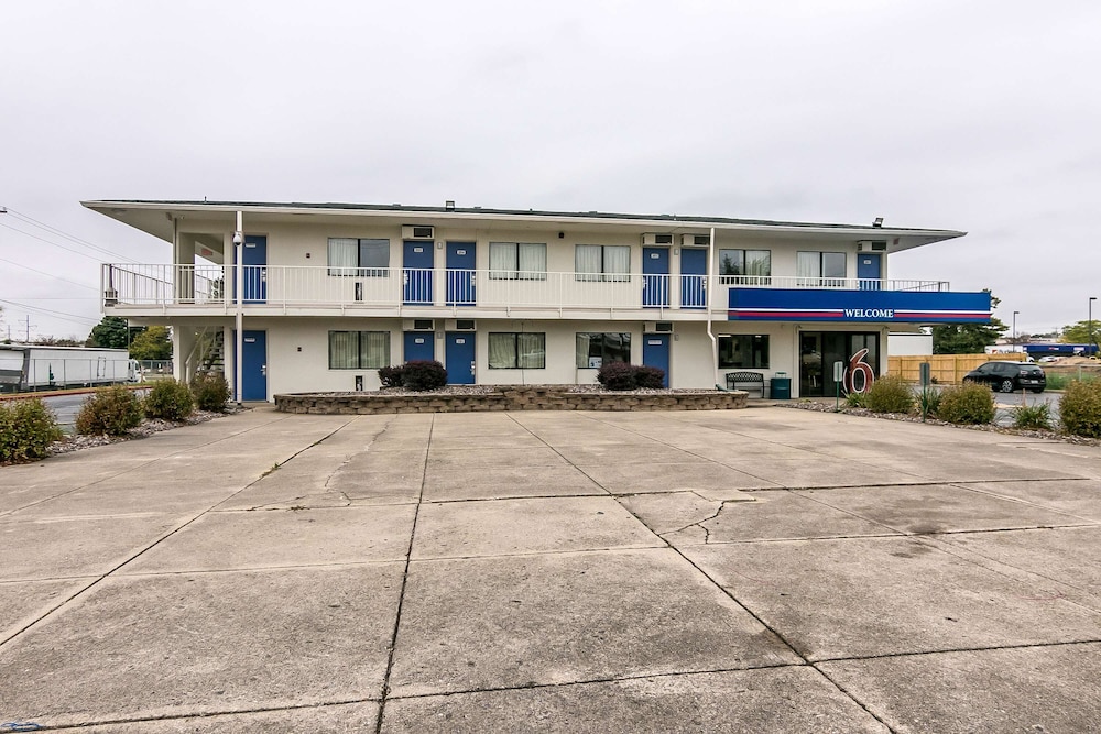 Motel6 Janesville, WI in JANESVILLE - WI