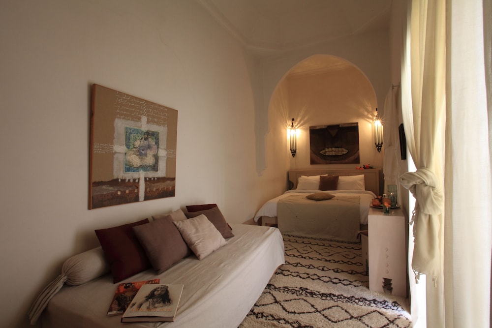 Riad Al Jazira 46/68