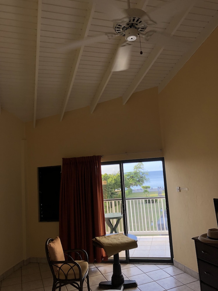 Allamanda Beach Resort 31/47