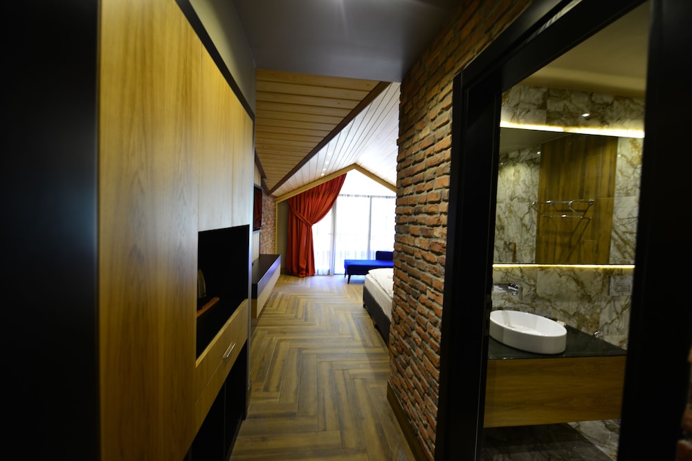 Inanlar Deluxe Hotel 57/60