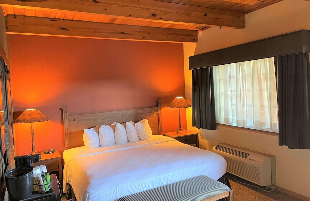 Cabin, King Bed