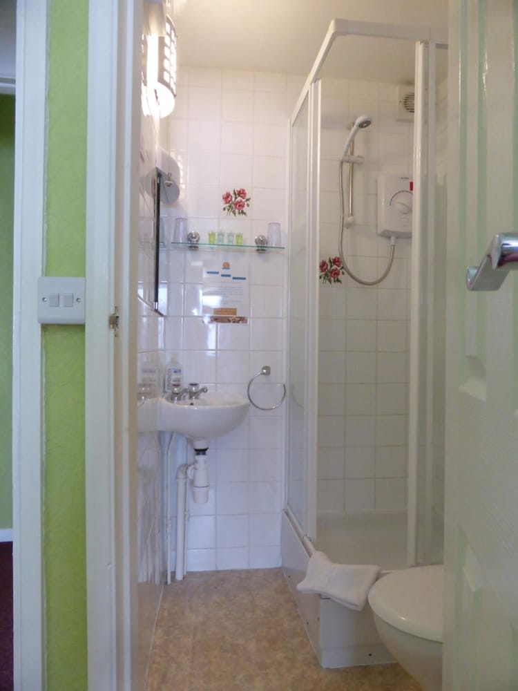 Bay Court 25/26