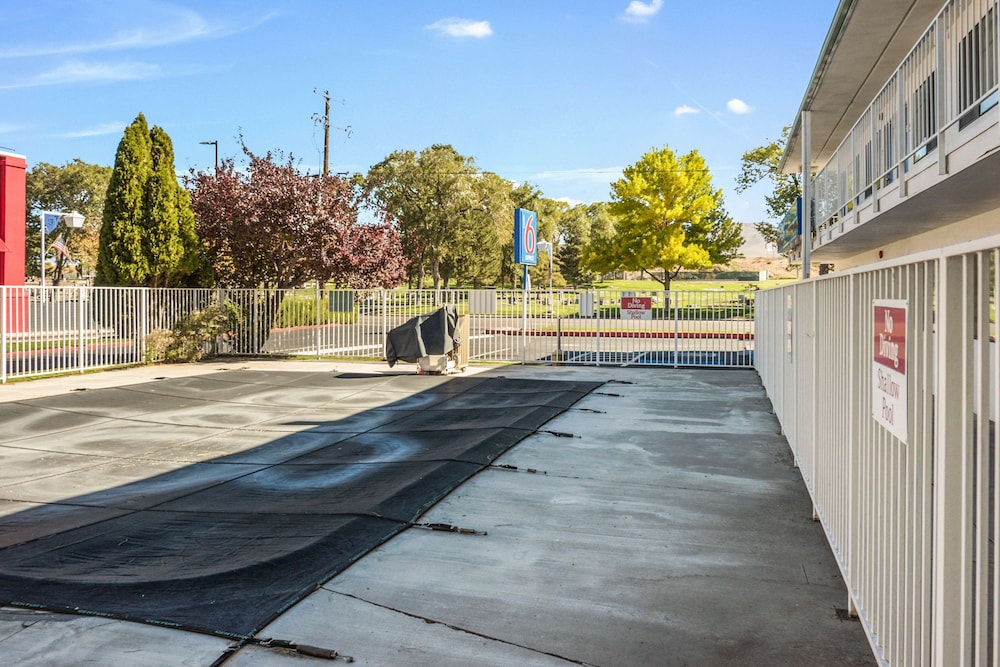 Motel6 Winnemucca, NV 50/60