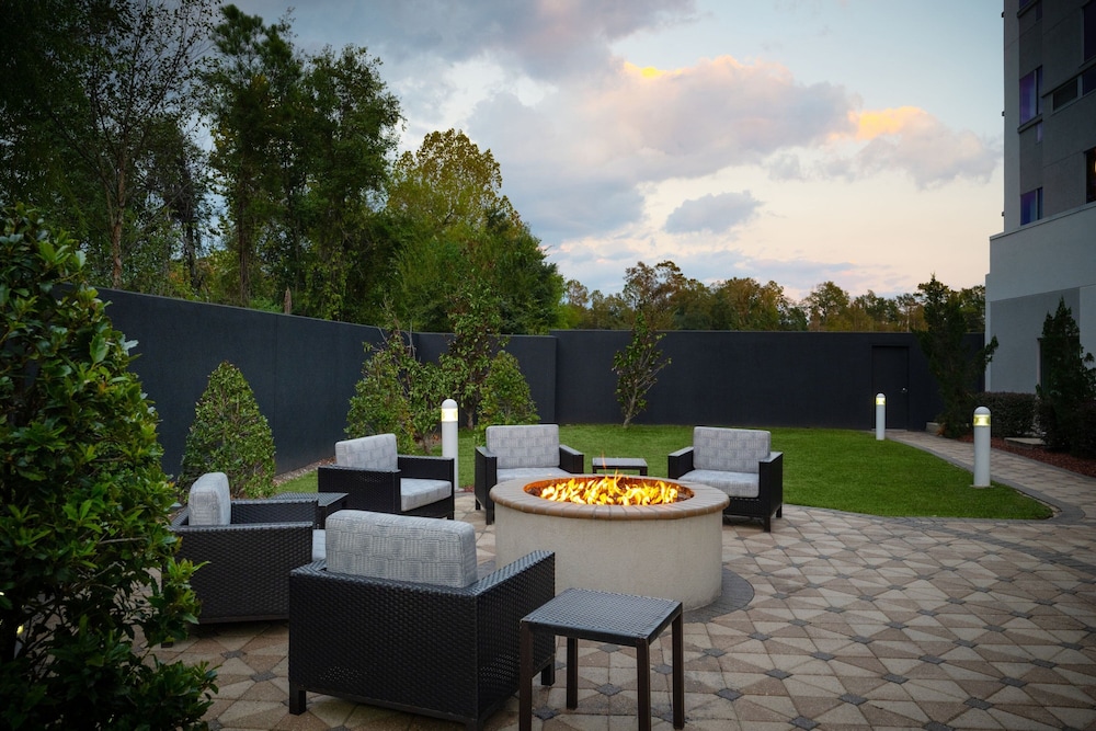 COURTYARD HAMMOND 42/44