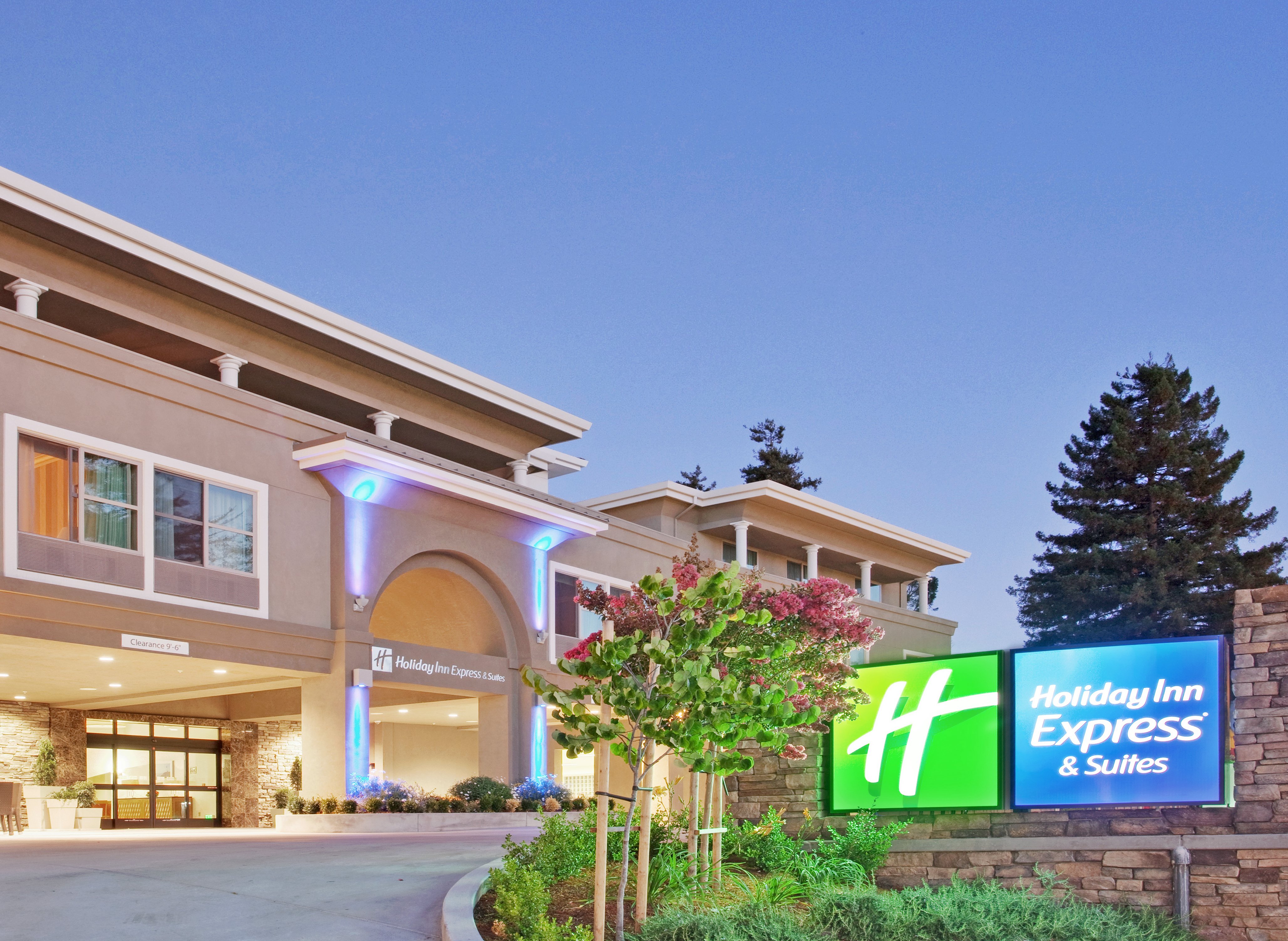 Holiday Inn Express Hotel Suites Santa Cruz 7/72