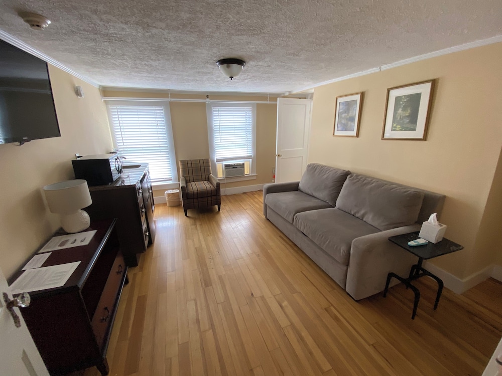 The Kennebunk Inn 29/50