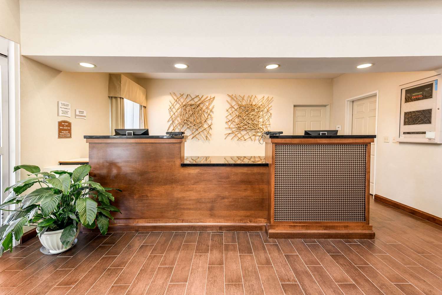 Quality Inn & Suites University Fort Collins 1/8