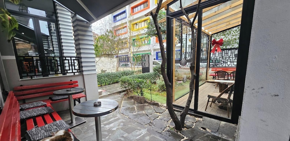 Hotel Antigone 44/54