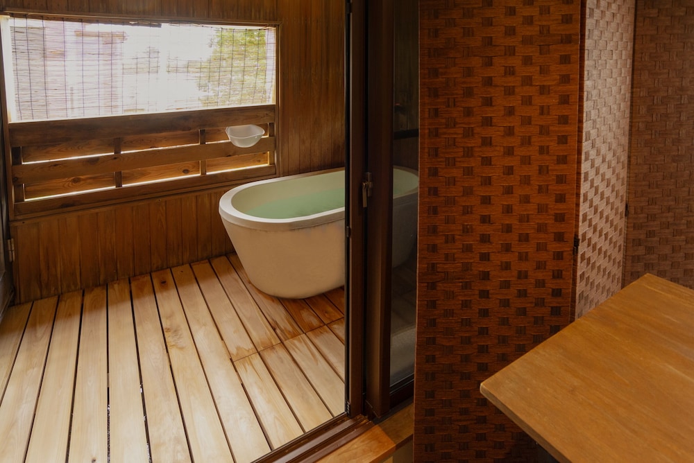 Type A, Twin Beds, Hot Spring Bath، Kusatsu Onsen Eidaya 6/6