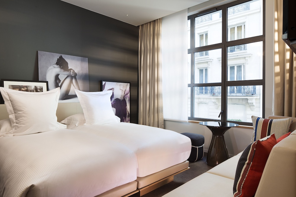 LE CINQ CODET 13/77