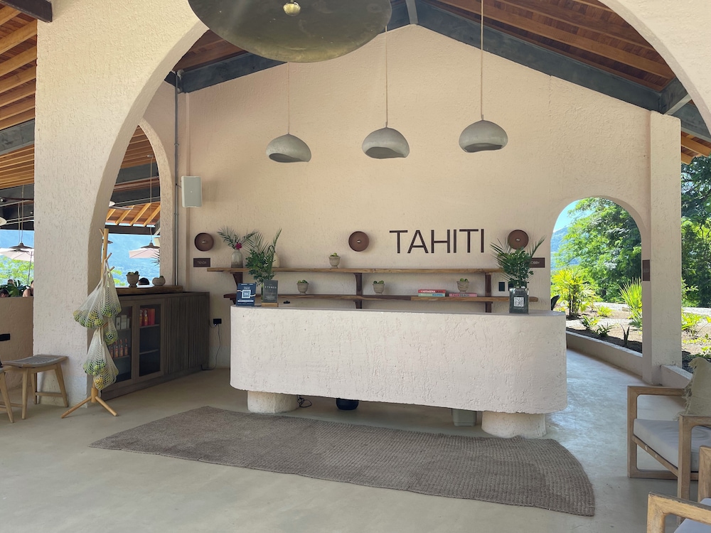 Hotel Tahiti 4/50