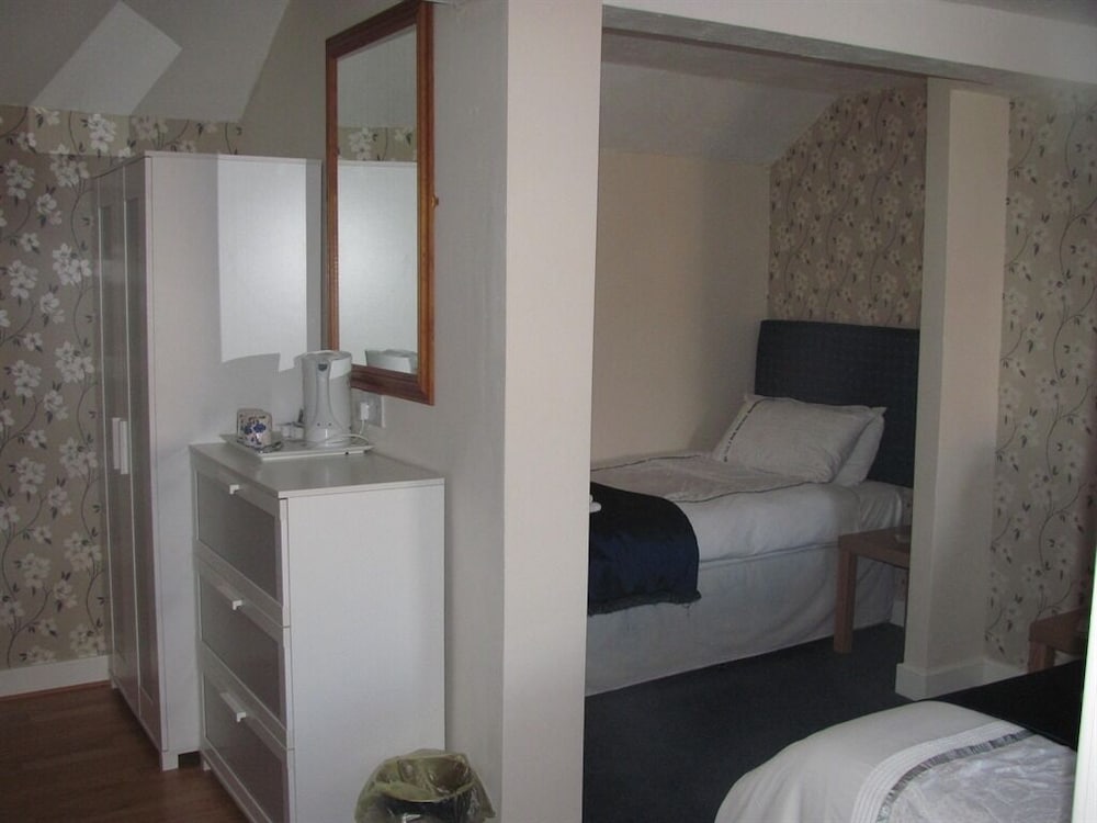 Branston Lodge - Guest House 15/19
